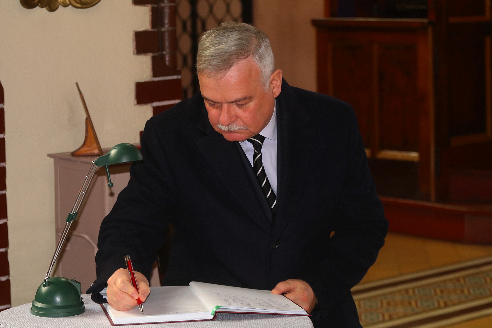 Tłumy pożegnały księdza prałata Władysława Jóźkowa