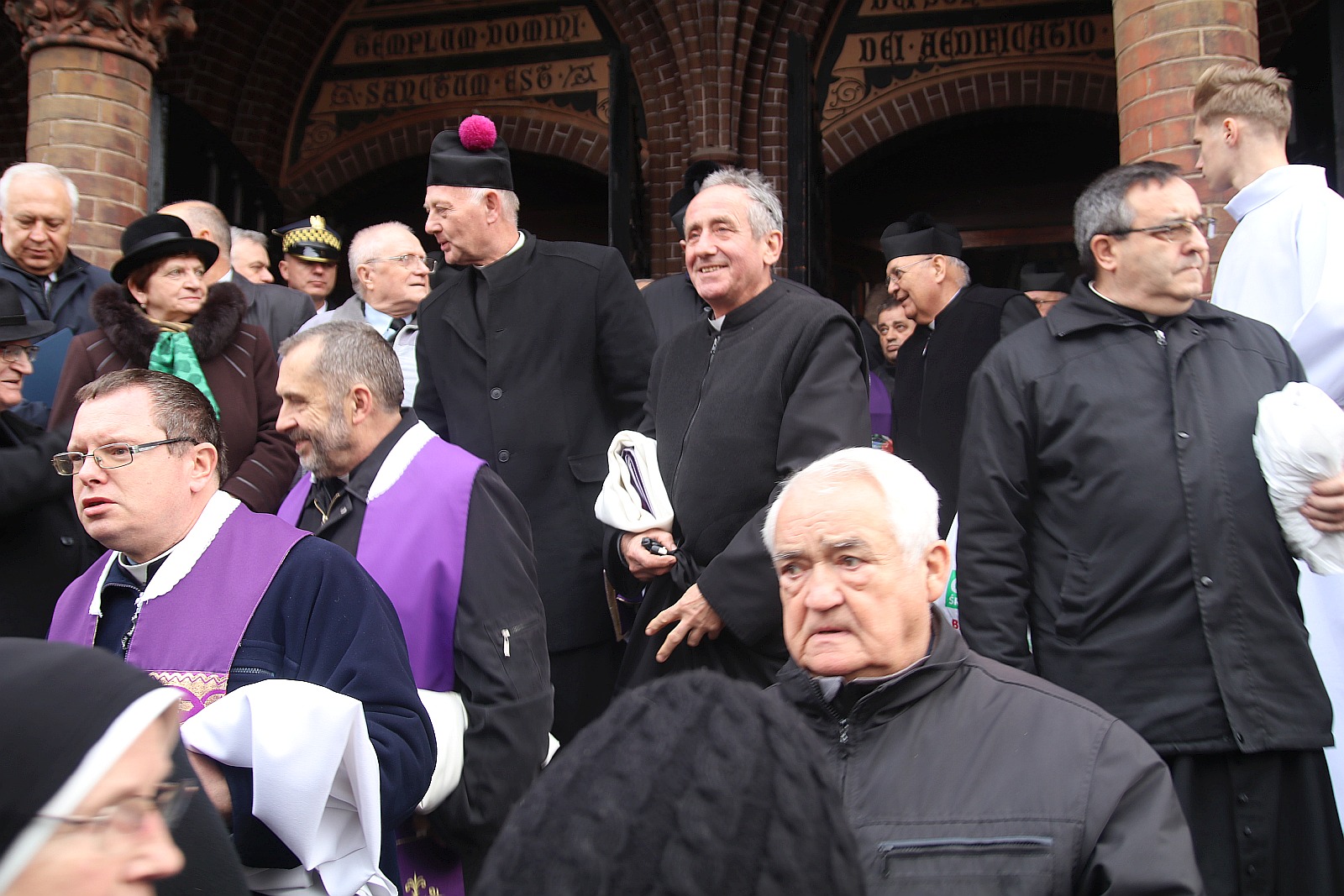 Tłumy pożegnały księdza prałata Władysława Jóźkowa