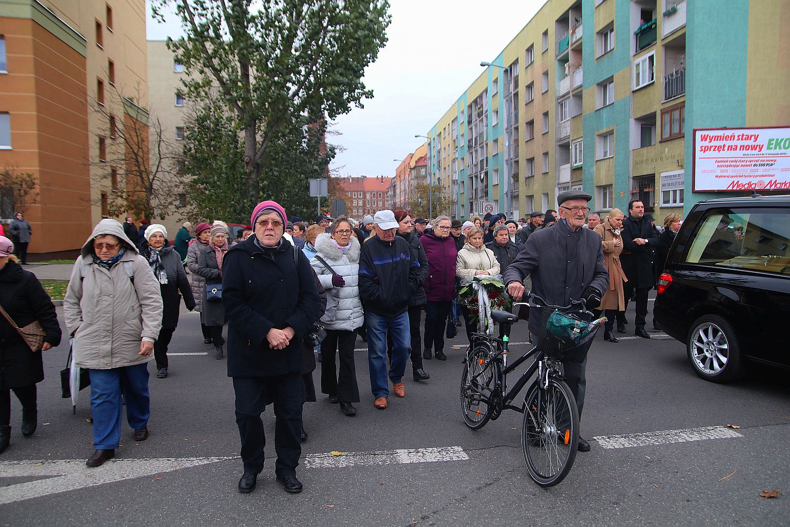 Tłumy pożegnały księdza prałata Władysława Jóźkowa