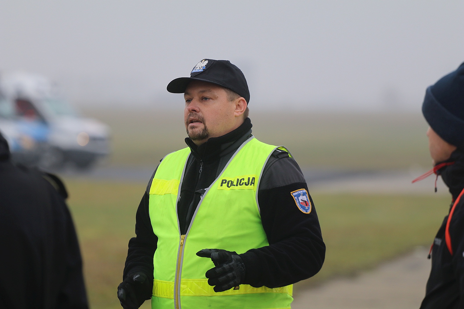Wielkie policyjne manewry odbyły się na legnickim lotnisku