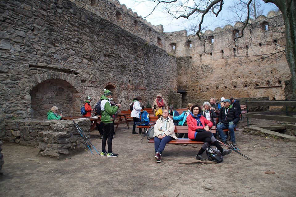 ABC Nordic Walking na szczycie góry Chojnik w Karkonoszach