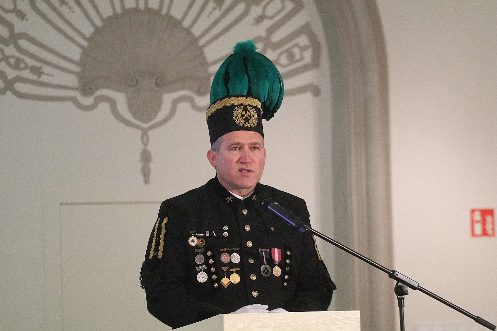 Odznaczenia z okazji Barbórki dla pracowników KGHM Zanam