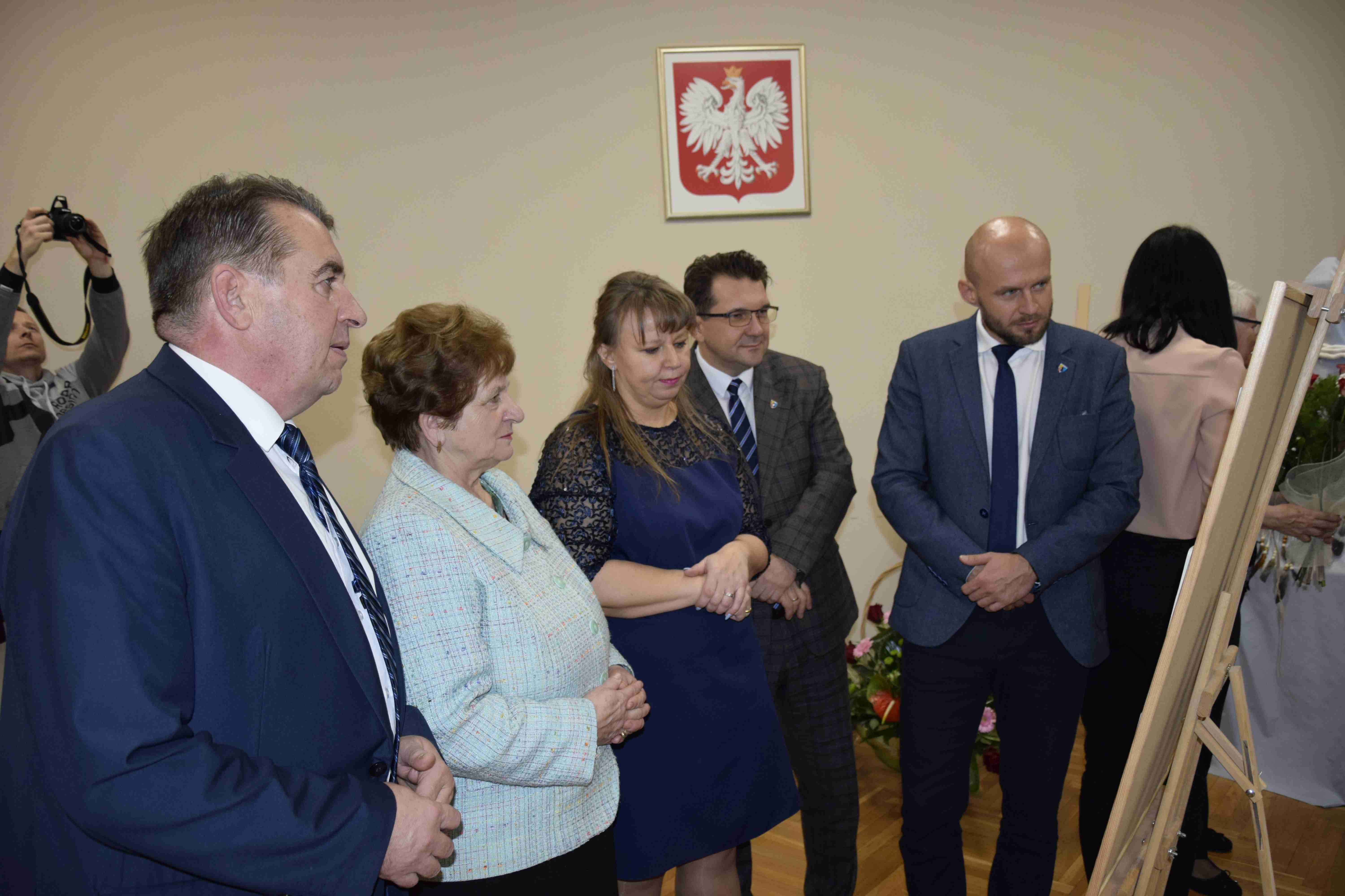 Rękodzieła Krystyny Wolskiej można zobaczyć budynku starostwa