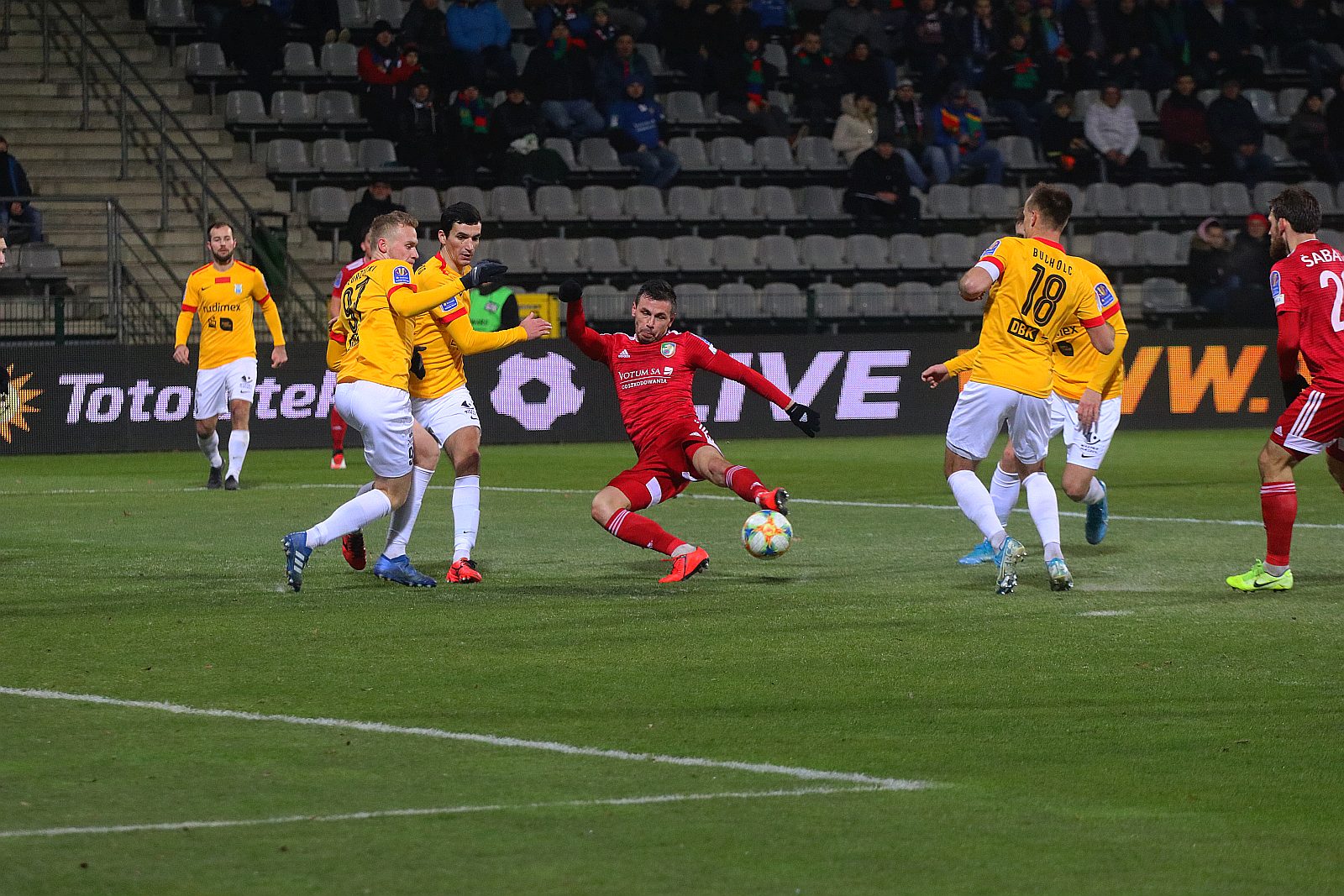 Miedź po karnych wyeliminowała z Pucharu Polski Stomil