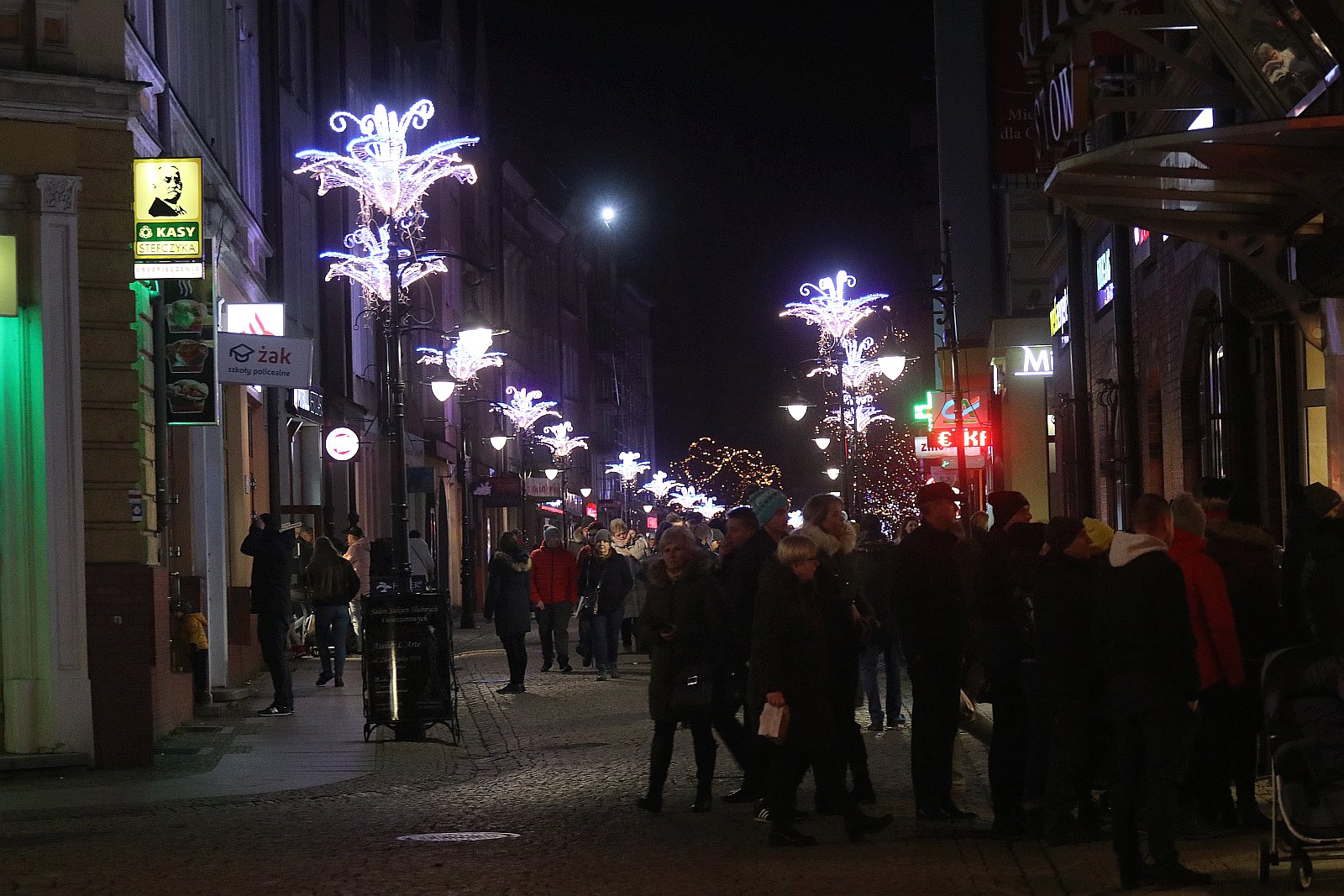 Święty Mikołaj odwiedził dzieci w Galerii Piastów