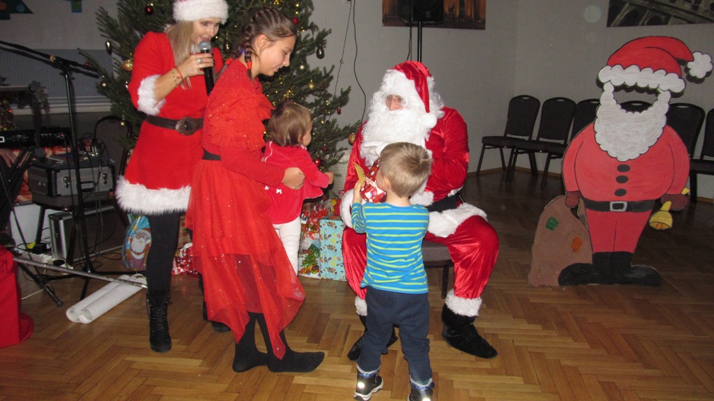 Święty Mikołaj zakończył wizytę w gminie Kunice