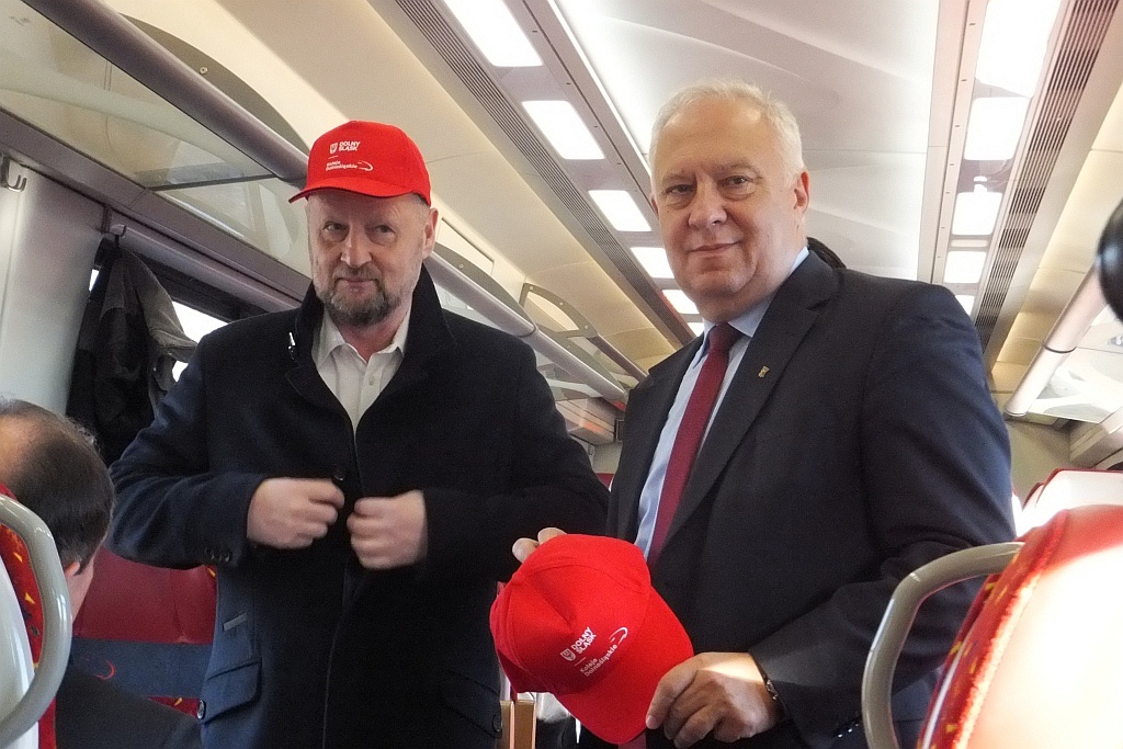 Pociąg z Legnicy do Głogowa wraca na trasę po piętnastu latach