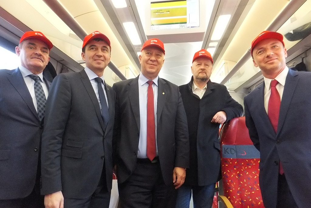 Pociąg z Legnicy do Głogowa wraca na trasę po piętnastu latach