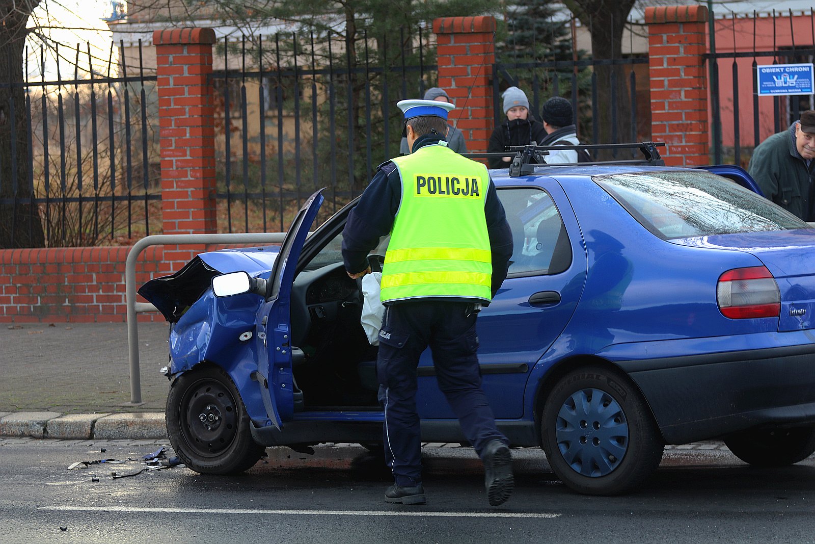 Trzy osoby ranne w wypadku na Wrocławskiej. Sprawca pijany