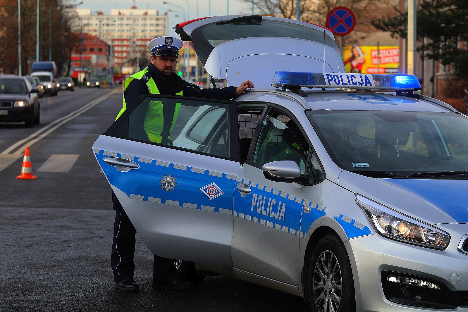 Trzy osoby ranne w wypadku na Wrocławskiej. Sprawca pijany
