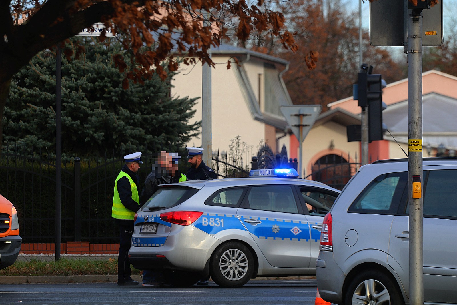 Trzy osoby ranne w wypadku na Wrocławskiej. Sprawca pijany