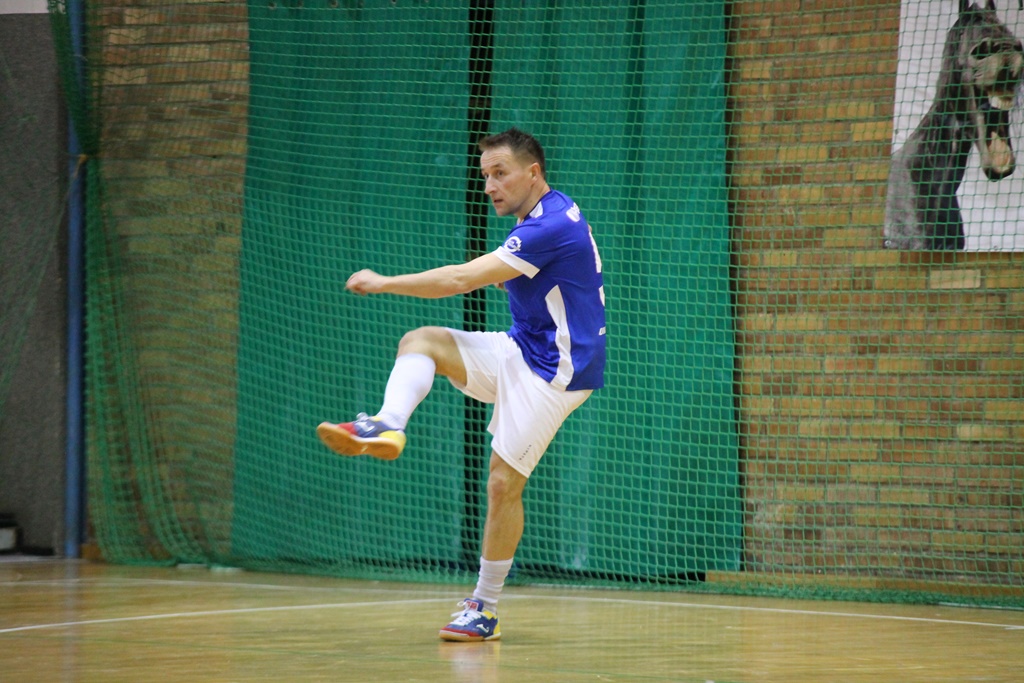 Legnicka Liga Halowa: Wielka czwórka nadal na prowadzeniu
