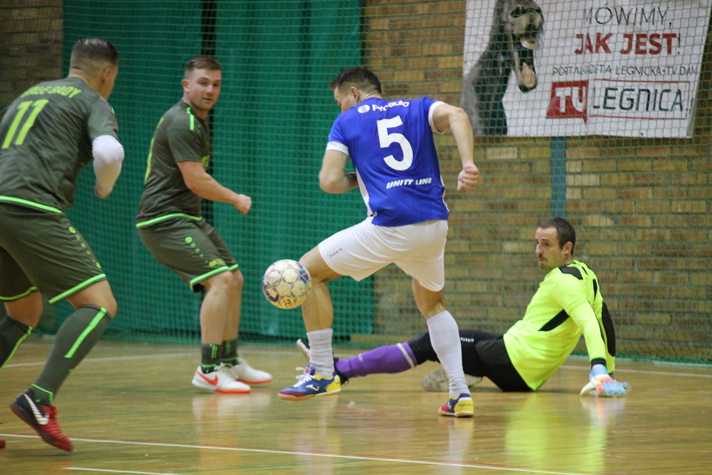 Legnicka Liga Halowa: Wielka czwórka nadal na prowadzeniu