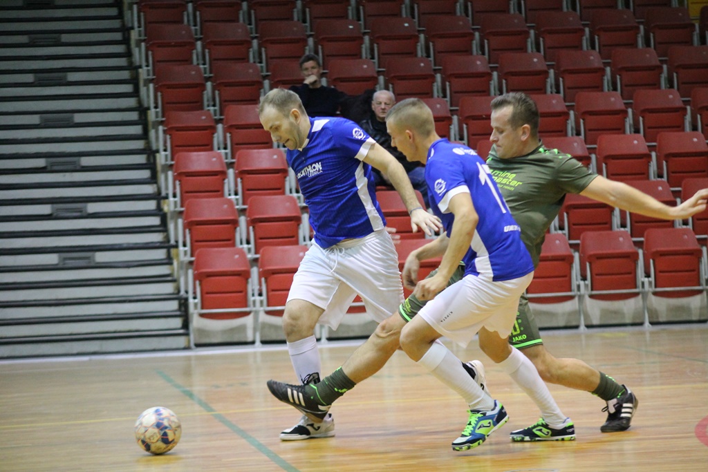 Legnicka Liga Halowa: Wielka czwórka nadal na prowadzeniu