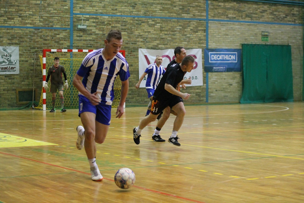 Legnicka Liga Halowa: Wielka czwórka nadal na prowadzeniu