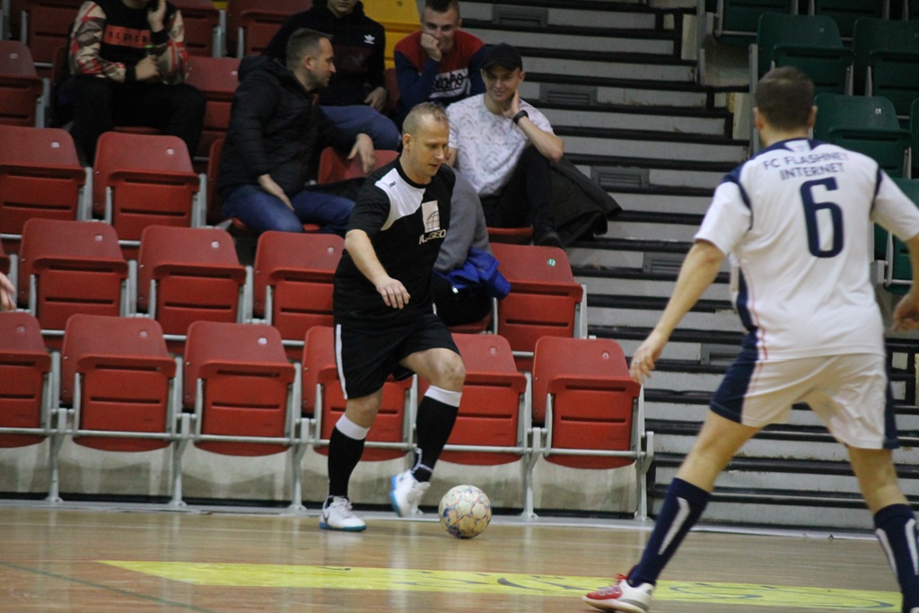 Legnicka Liga Halowa: Wielka czwórka nadal na prowadzeniu