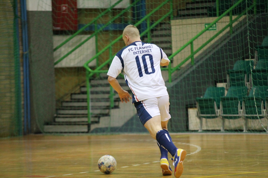 Legnicka Liga Halowa: Wielka czwórka nadal na prowadzeniu