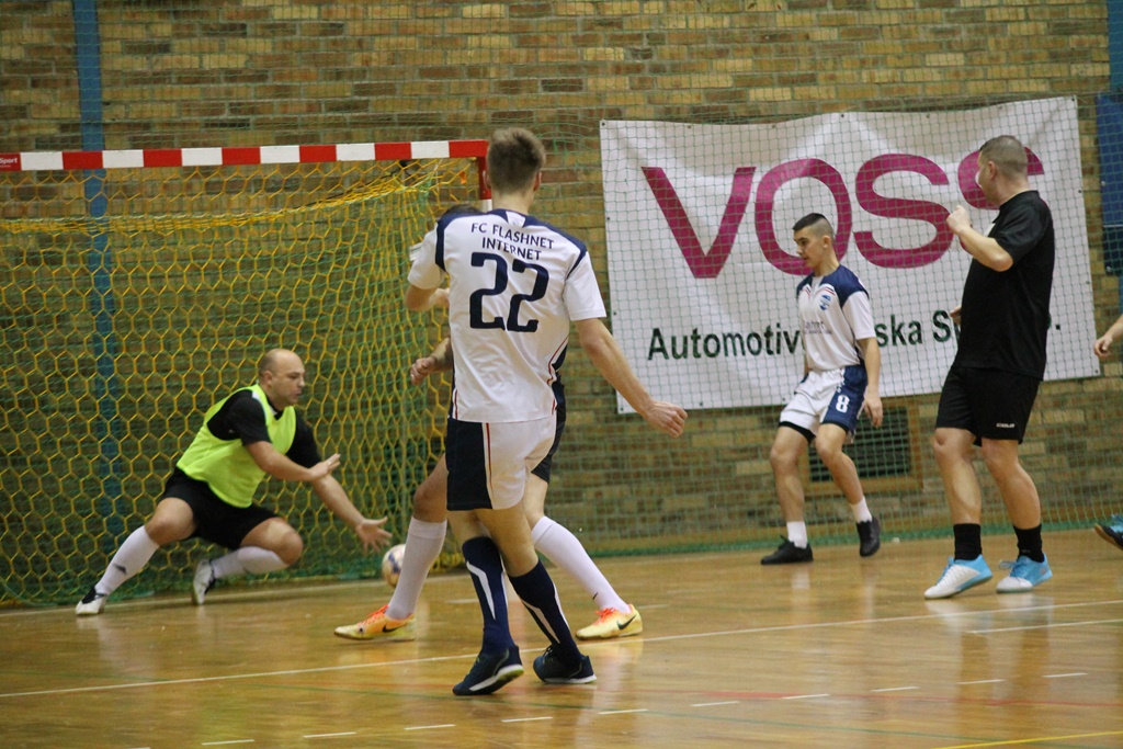 Legnicka Liga Halowa: Wielka czwórka nadal na prowadzeniu