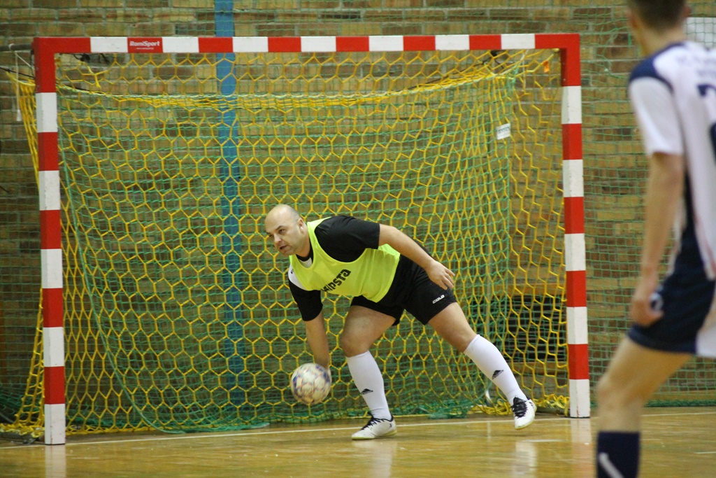 Legnicka Liga Halowa: Wielka czwórka nadal na prowadzeniu