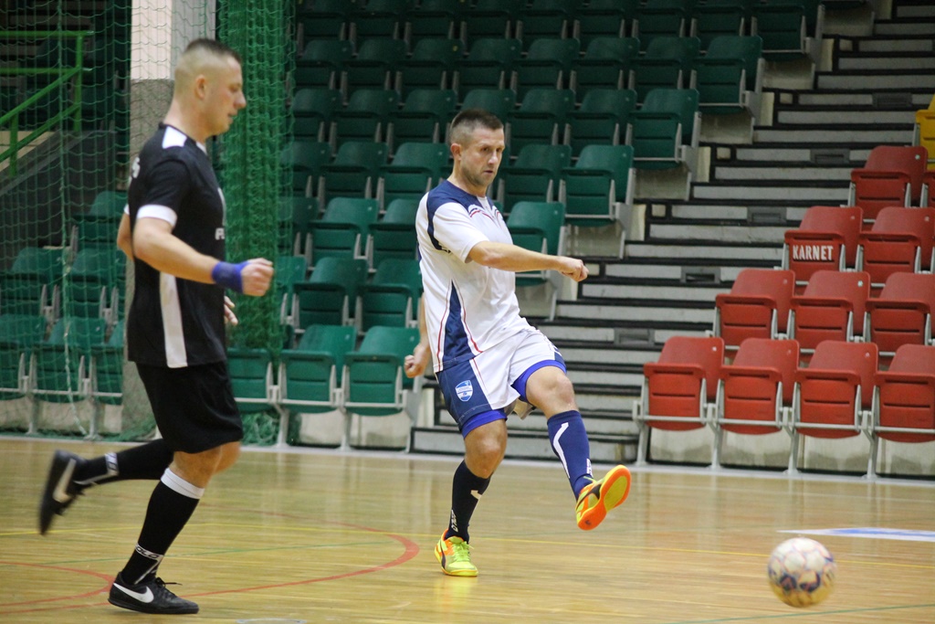 Legnicka Liga Halowa: Wielka czwórka nadal na prowadzeniu