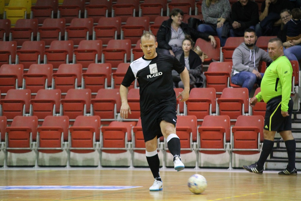 Legnicka Liga Halowa: Wielka czwórka nadal na prowadzeniu