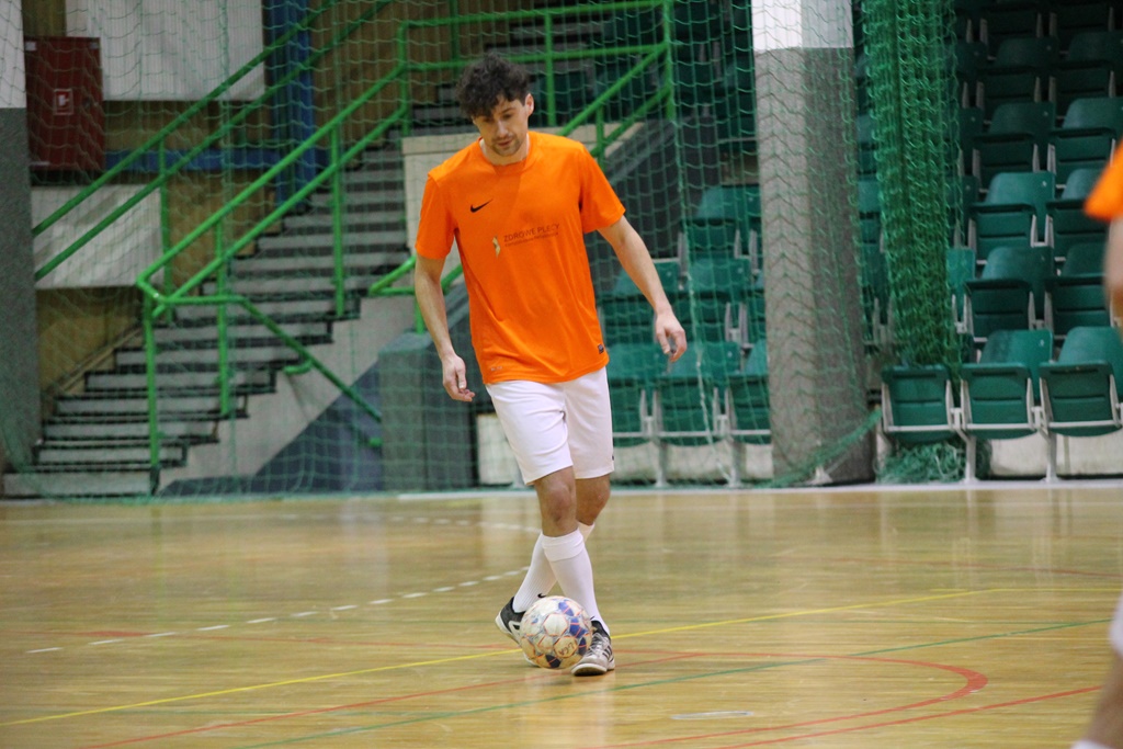 Legnicka Liga Halowa: Wielka czwórka nadal na prowadzeniu