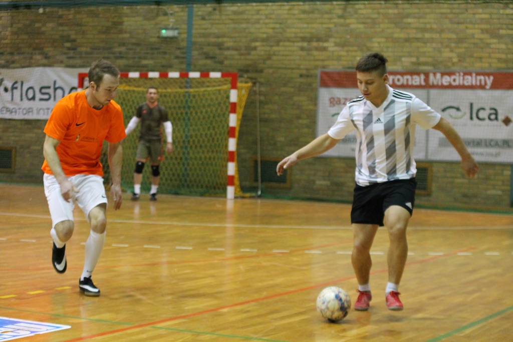 Legnicka Liga Halowa: Wielka czwórka nadal na prowadzeniu