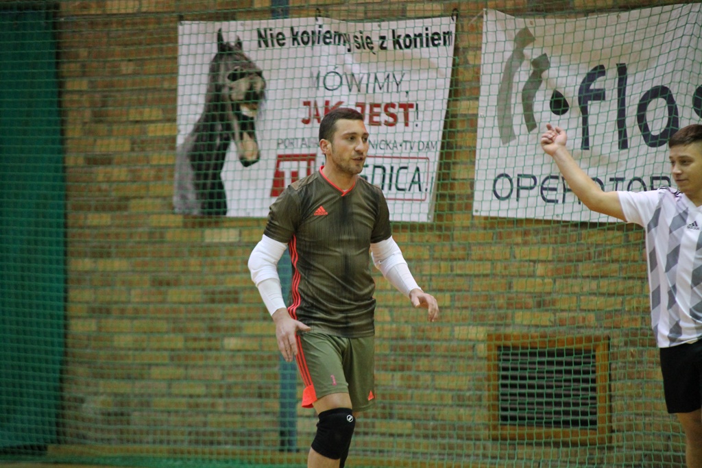 Legnicka Liga Halowa: Wielka czwórka nadal na prowadzeniu