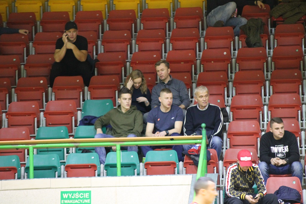 Legnicka Liga Halowa: Wielka czwórka nadal na prowadzeniu