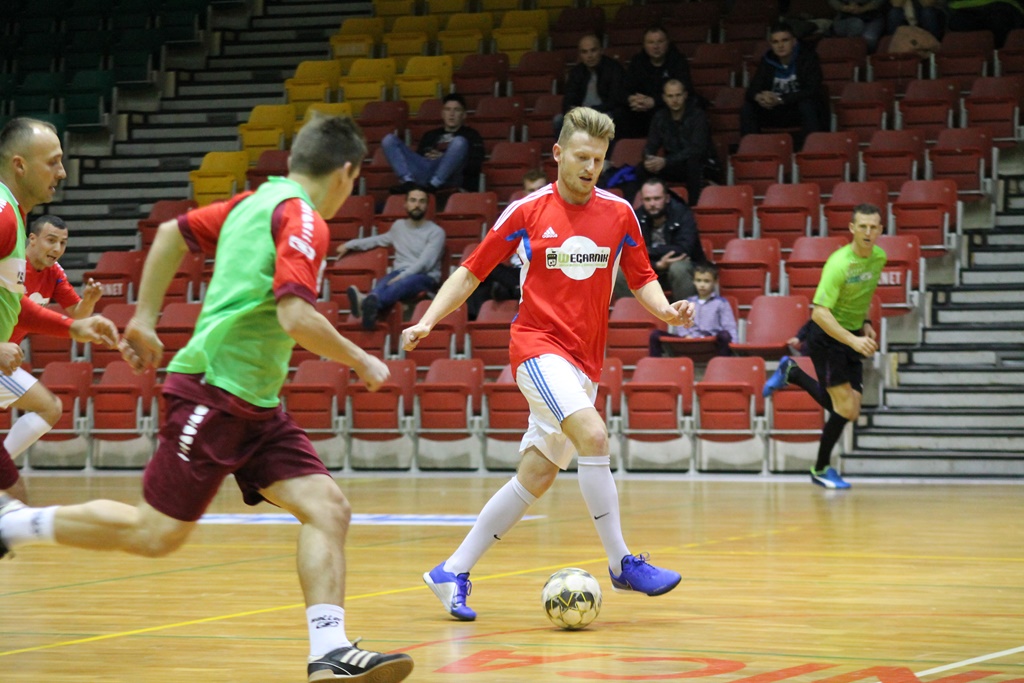 Legnicka Liga Halowa: Wielka czwórka nadal na prowadzeniu