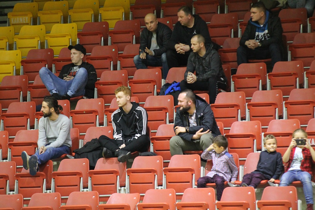Legnicka Liga Halowa: Wielka czwórka nadal na prowadzeniu