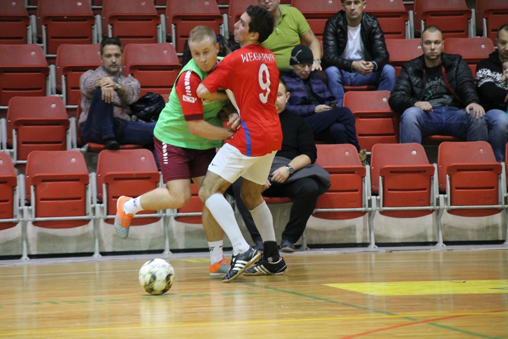 Legnicka Liga Halowa: Wielka czwórka nadal na prowadzeniu