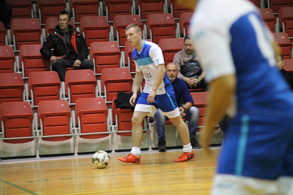 Legnicka Liga Halowa: Wielka czwórka nadal na prowadzeniu