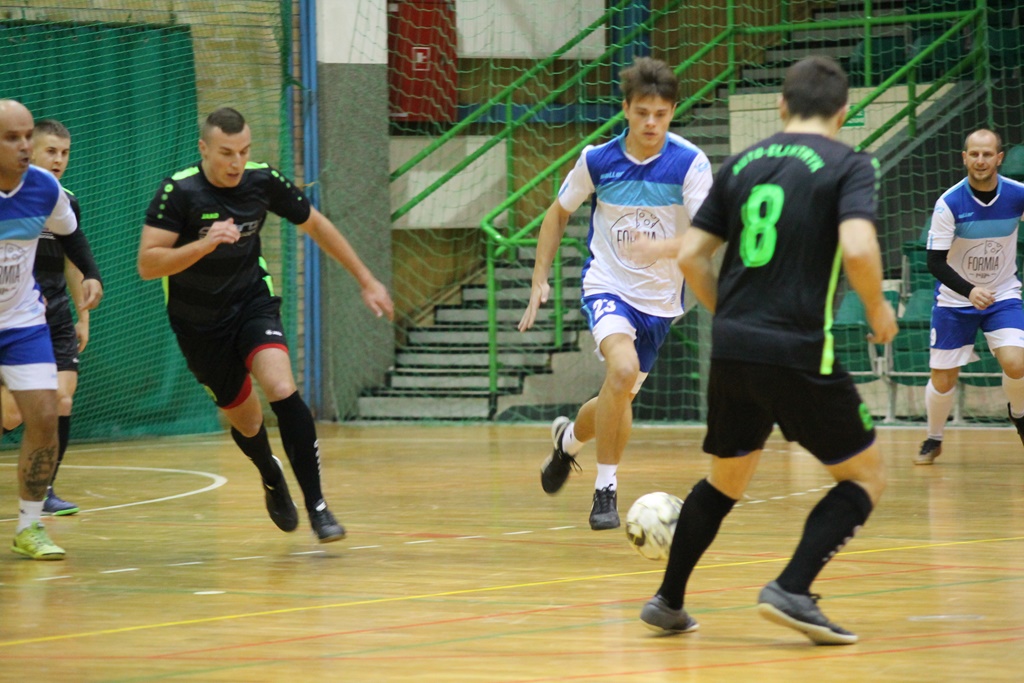 Legnicka Liga Halowa: Wielka czwórka nadal na prowadzeniu