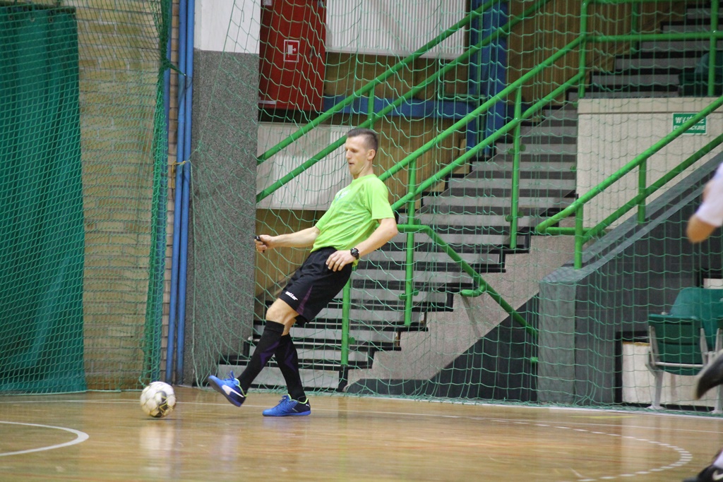 Legnicka Liga Halowa: Wielka czwórka nadal na prowadzeniu