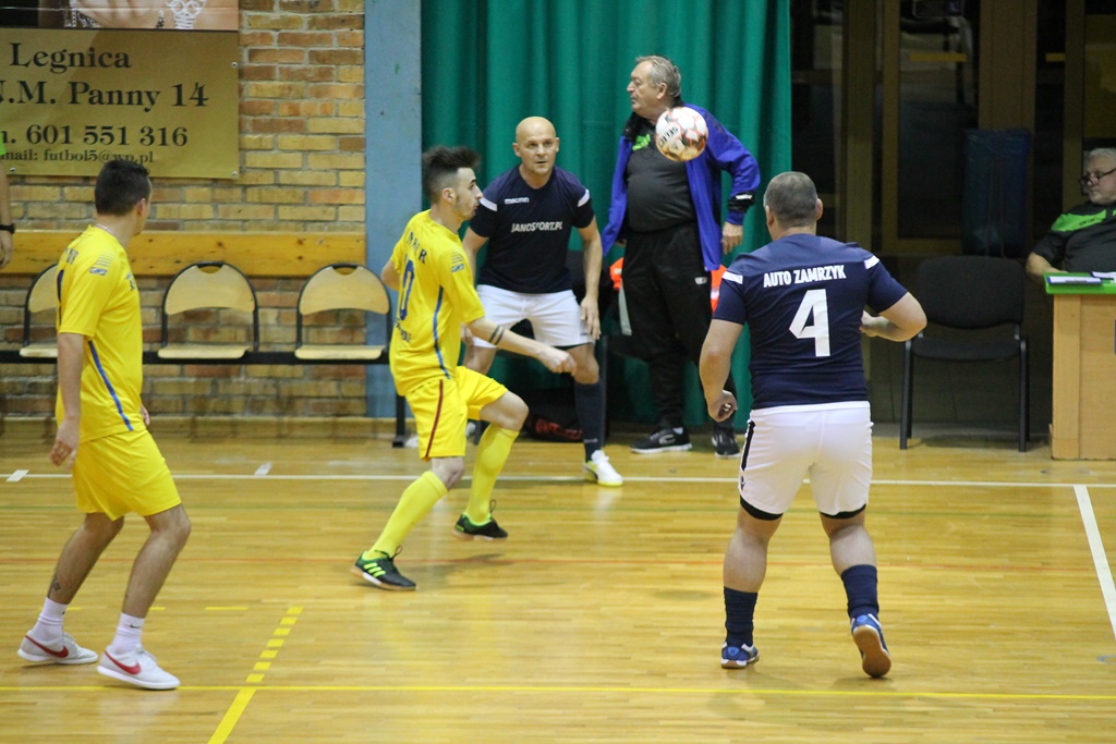 Legnicka Liga Halowa: Wielka czwórka nadal na prowadzeniu