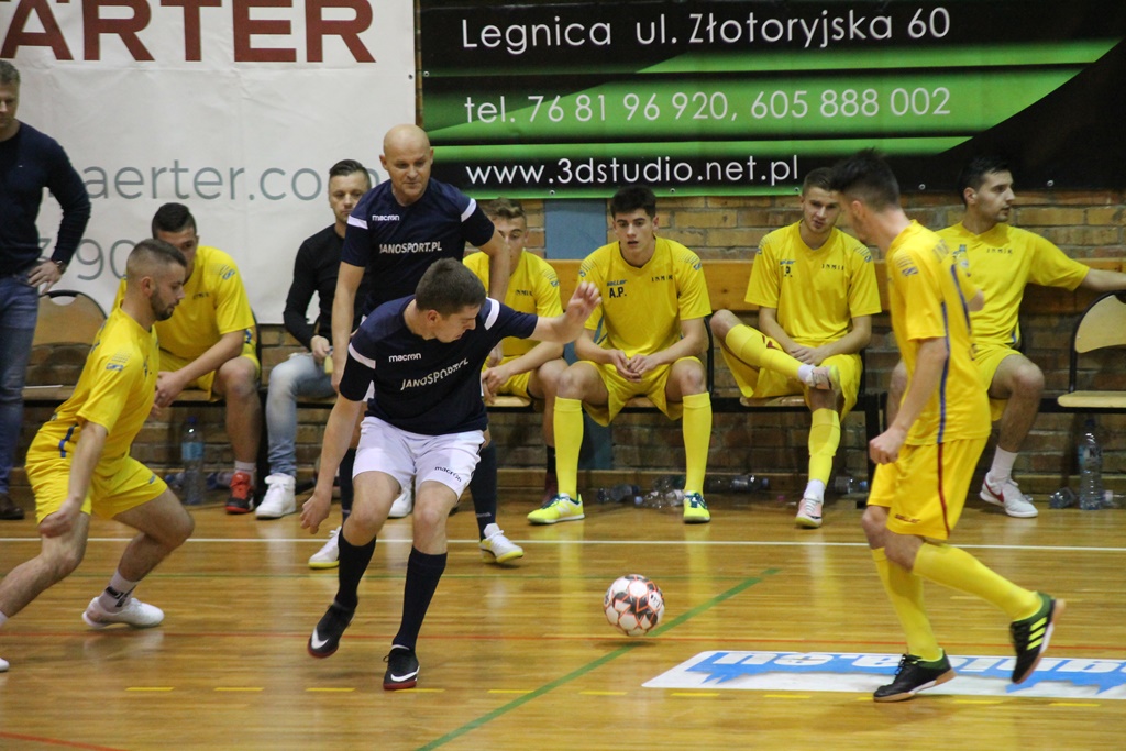 Legnicka Liga Halowa: Wielka czwórka nadal na prowadzeniu