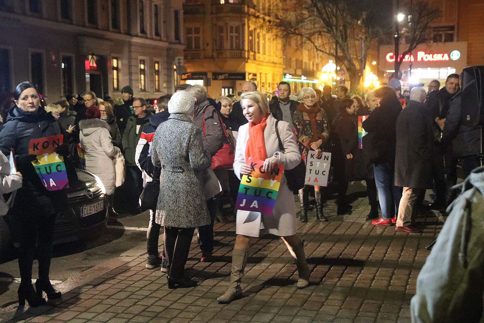 Dzisiaj sądy-jutro Ty. Legniczanie manifestowali w obronie sądów