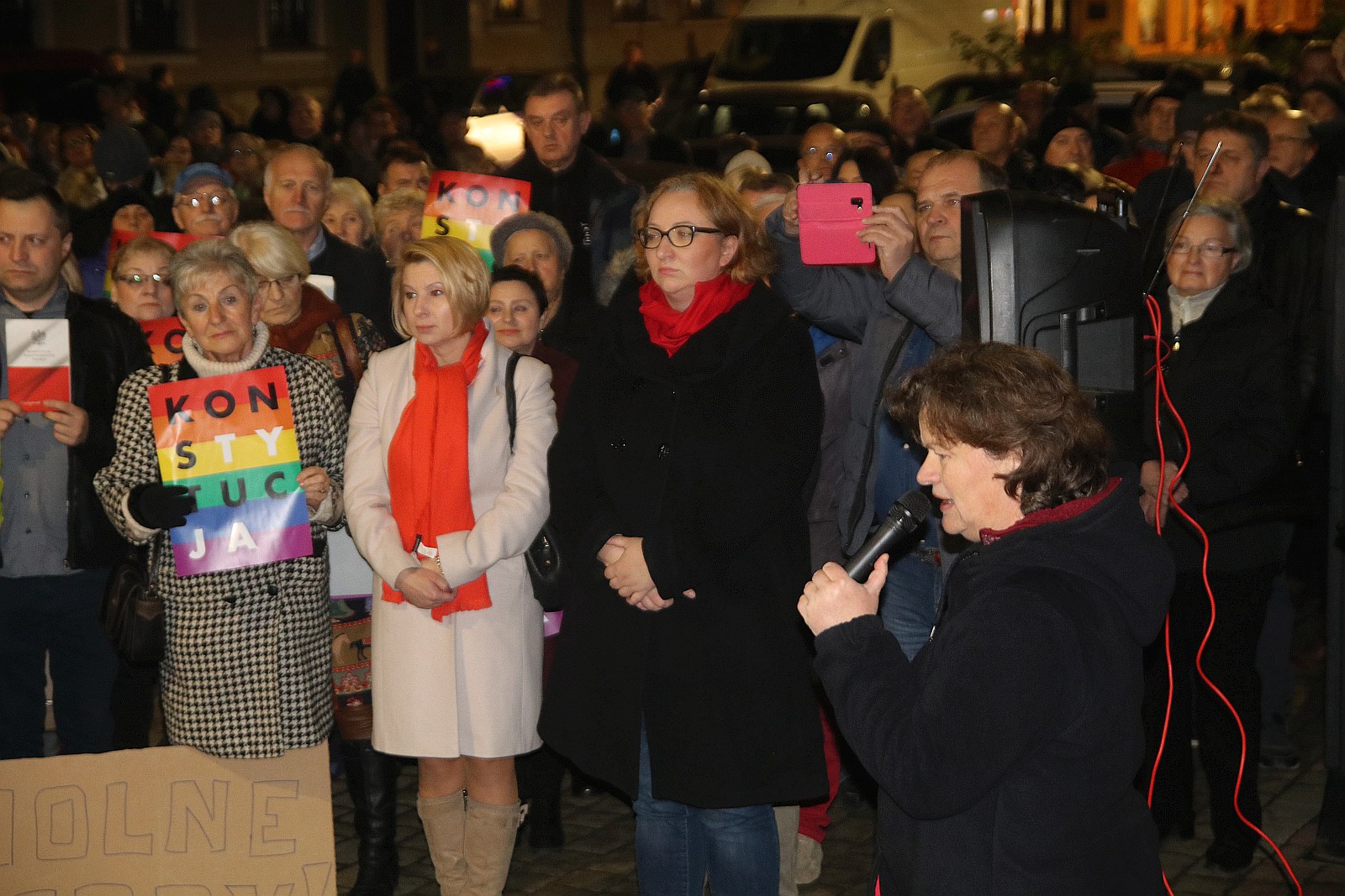 Dzisiaj sądy-jutro Ty. Legniczanie manifestowali w obronie sądów