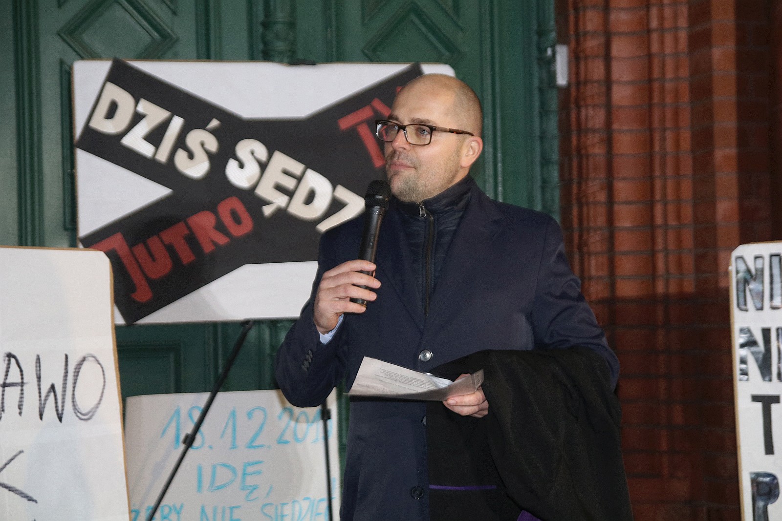 Dzisiaj sądy-jutro Ty. Legniczanie manifestowali w obronie sądów
