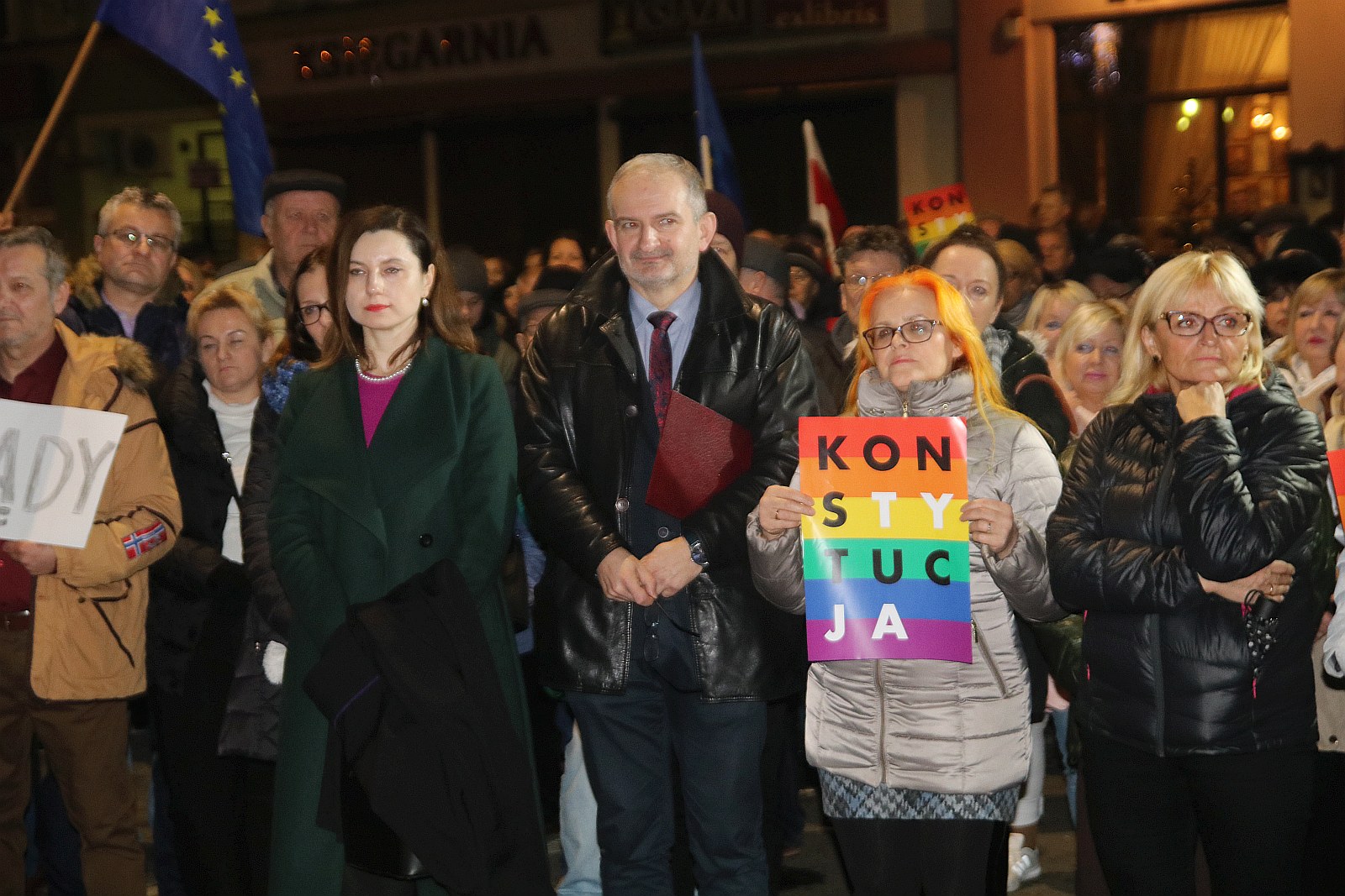 Dzisiaj sądy-jutro Ty. Legniczanie manifestowali w obronie sądów