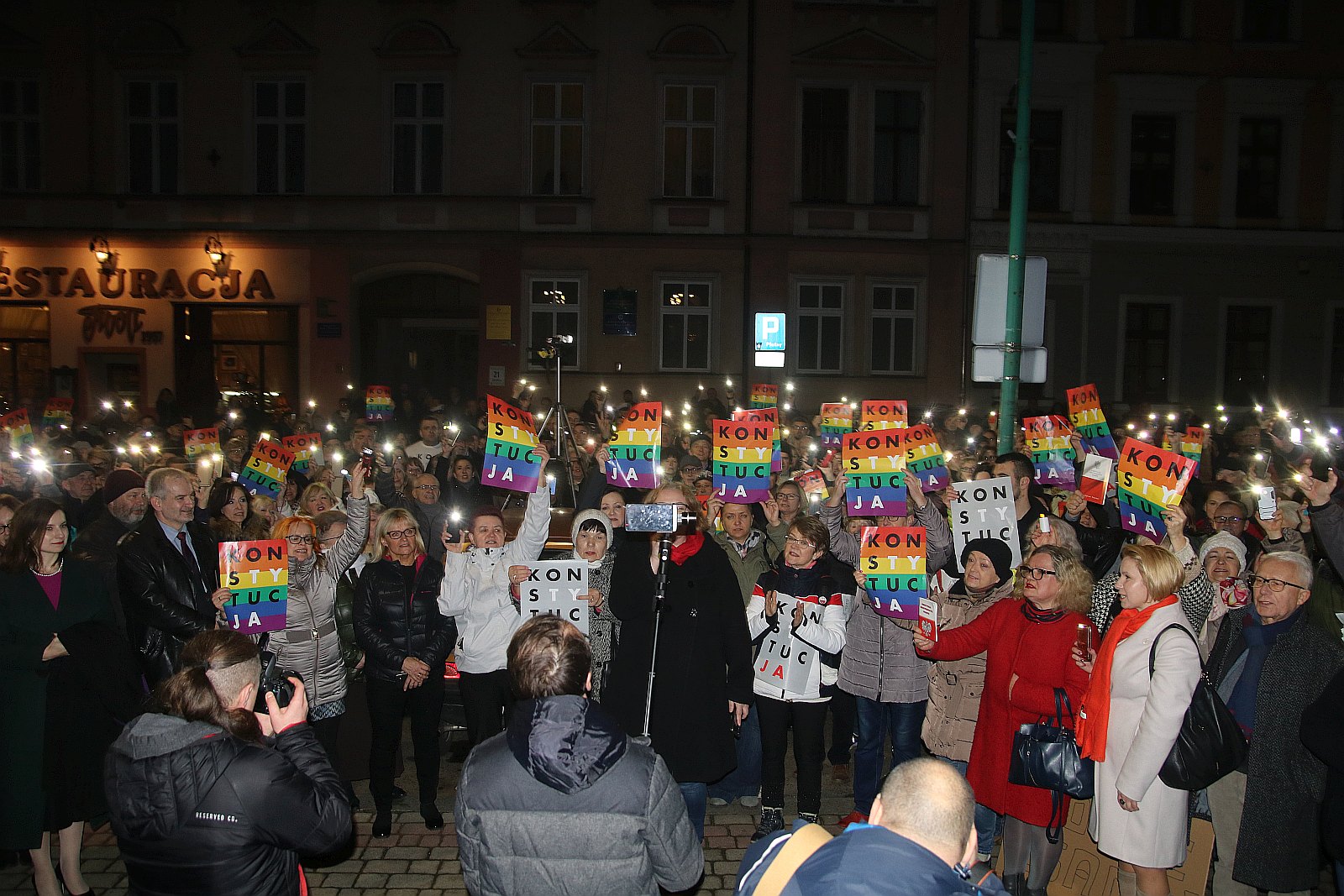 Dzisiaj sądy-jutro Ty. Legniczanie manifestowali w obronie sądów