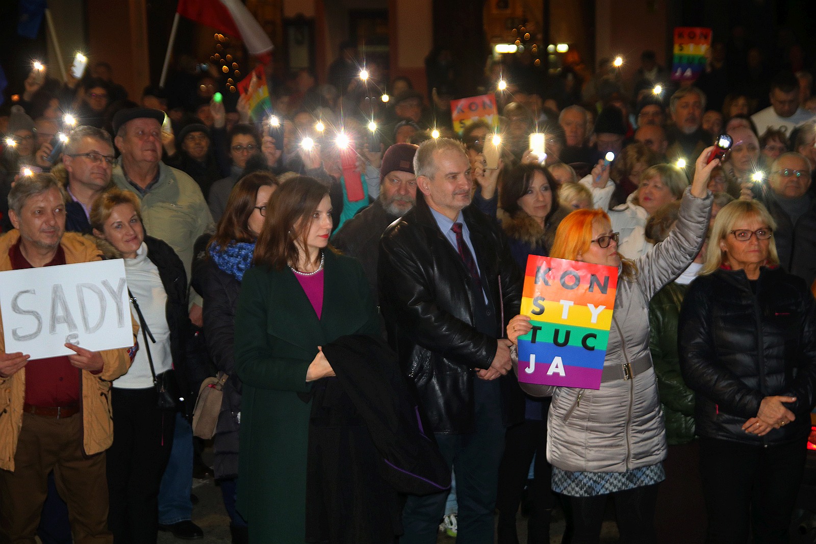 Dzisiaj sądy-jutro Ty. Legniczanie manifestowali w obronie sądów