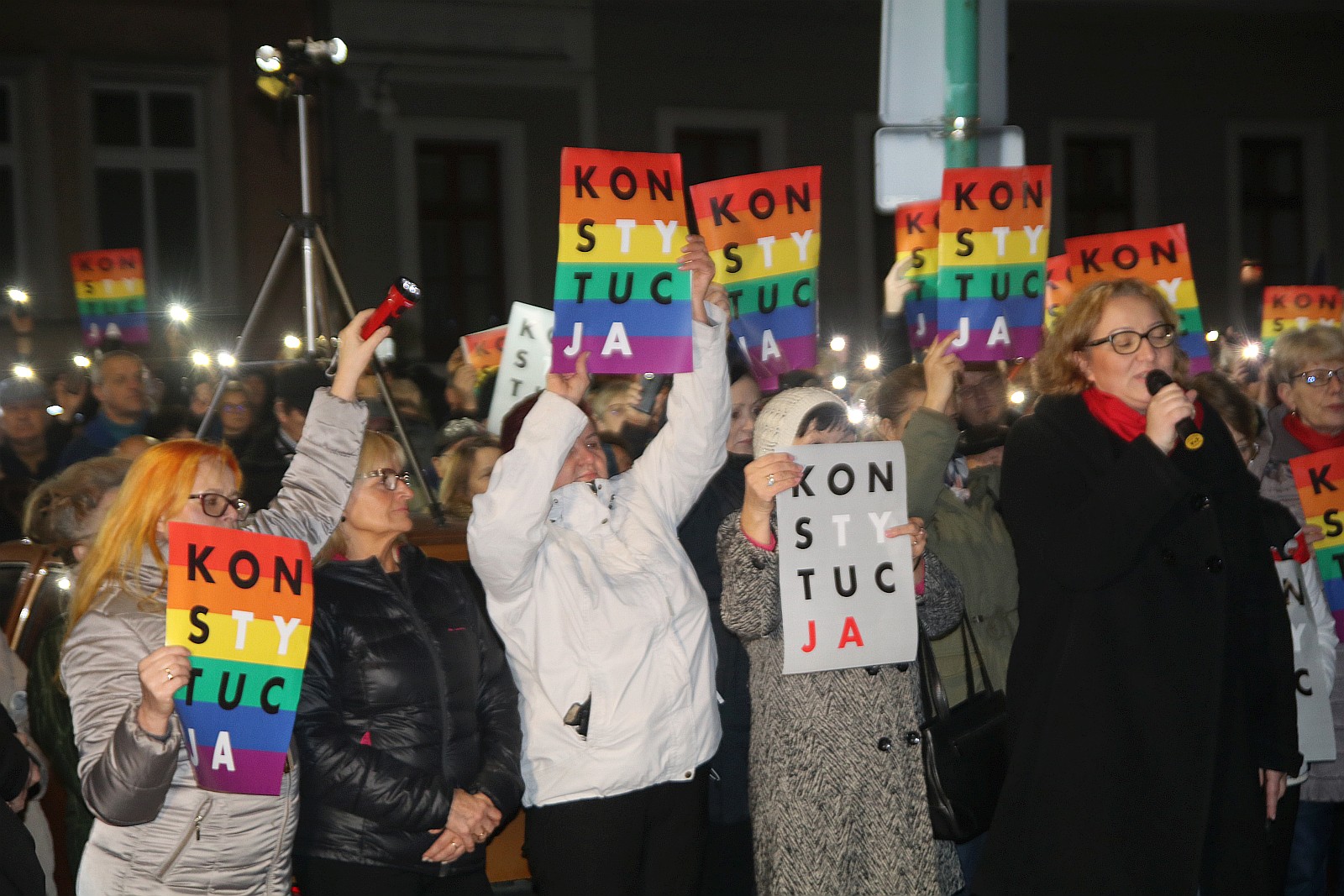 Dzisiaj sądy-jutro Ty. Legniczanie manifestowali w obronie sądów