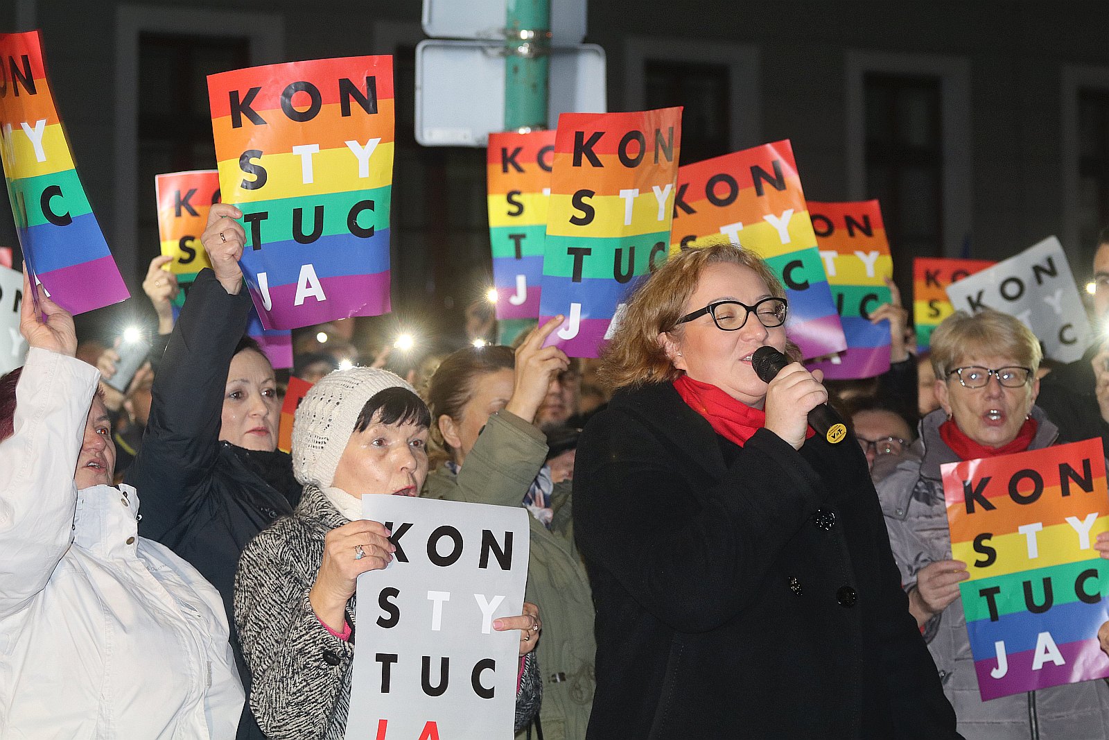 Dzisiaj sądy-jutro Ty. Legniczanie manifestowali w obronie sądów