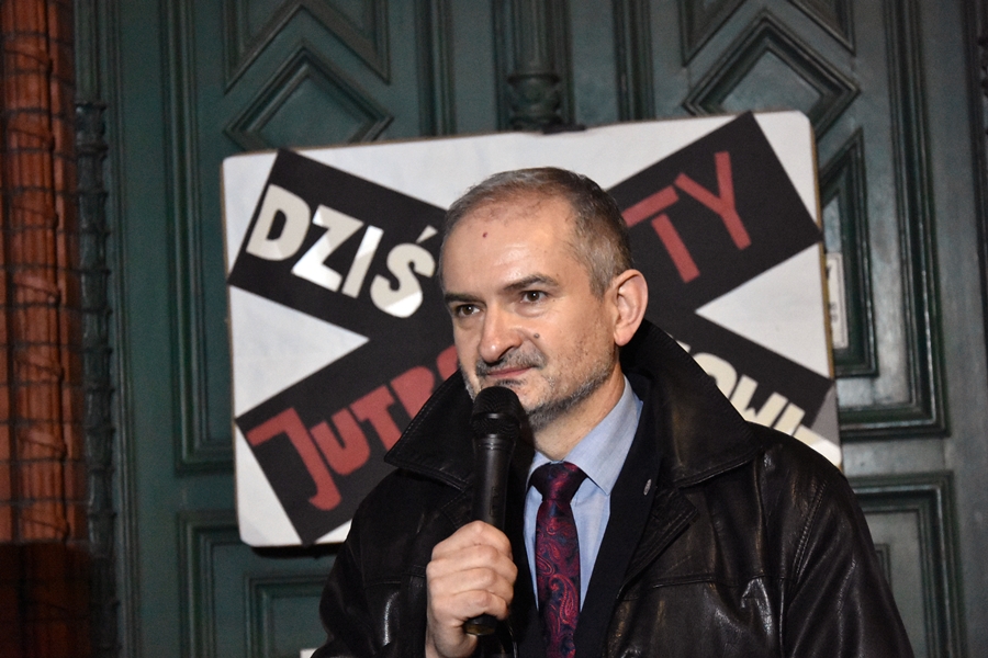 Dzisiaj sądy-jutro Ty. Legniczanie manifestowali w obronie sądów