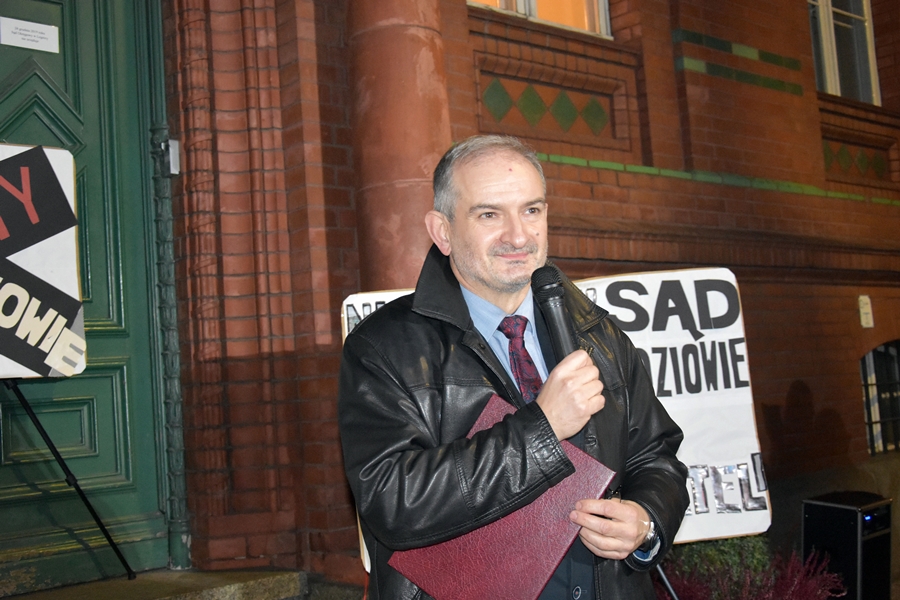 Dzisiaj sądy-jutro Ty. Legniczanie manifestowali w obronie sądów