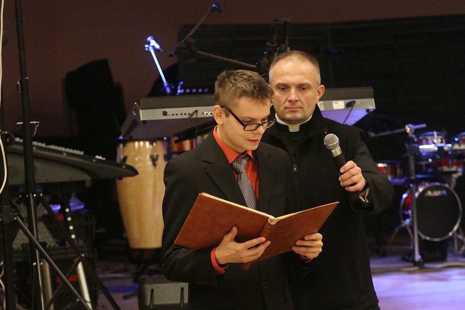 Spotkanie opłatkowe i bal osób niepełnosprawnych