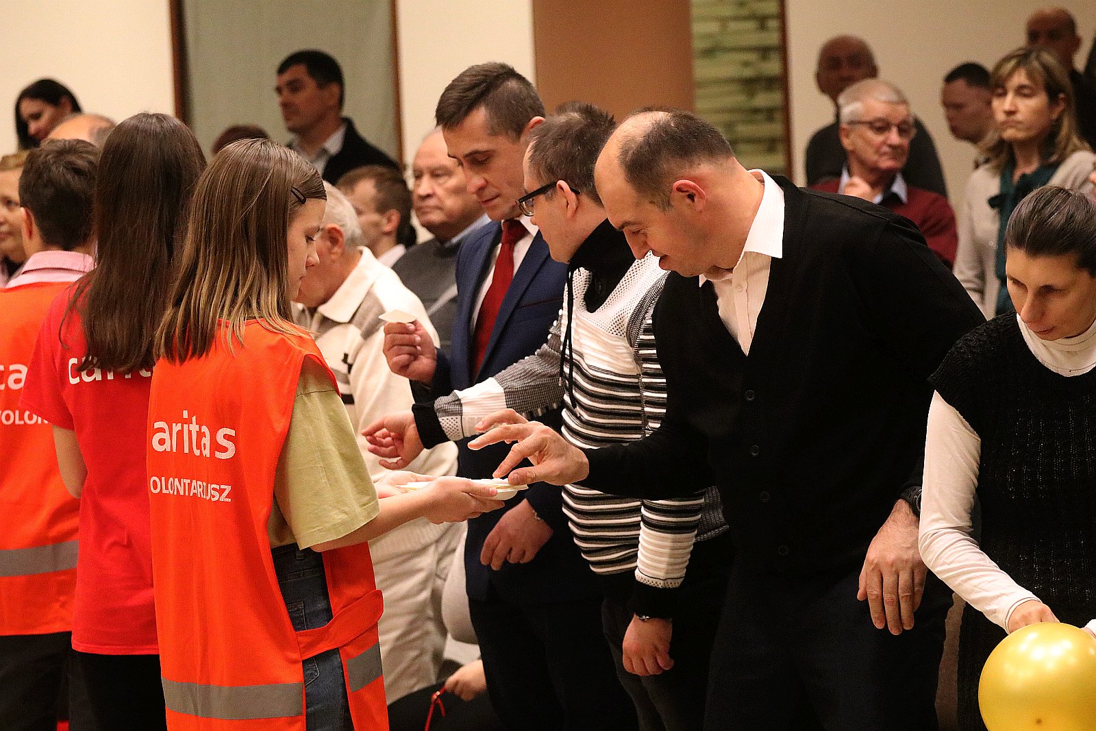 Spotkanie opłatkowe i bal osób niepełnosprawnych