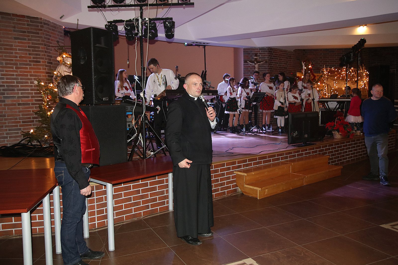 Spotkanie opłatkowe i bal osób niepełnosprawnych